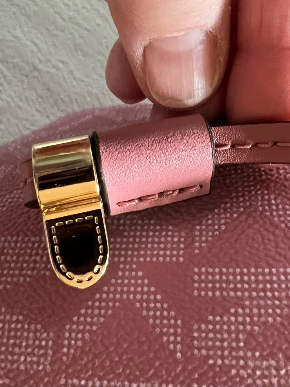 Michael Kors initial monogrammed shoulder bad - Picture 7 of 13